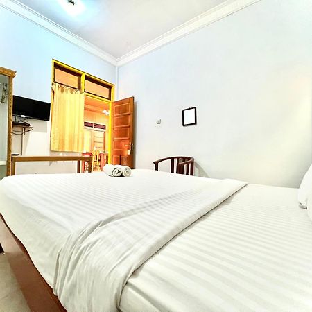 Wisma Mutiara Padang  Exterior photo