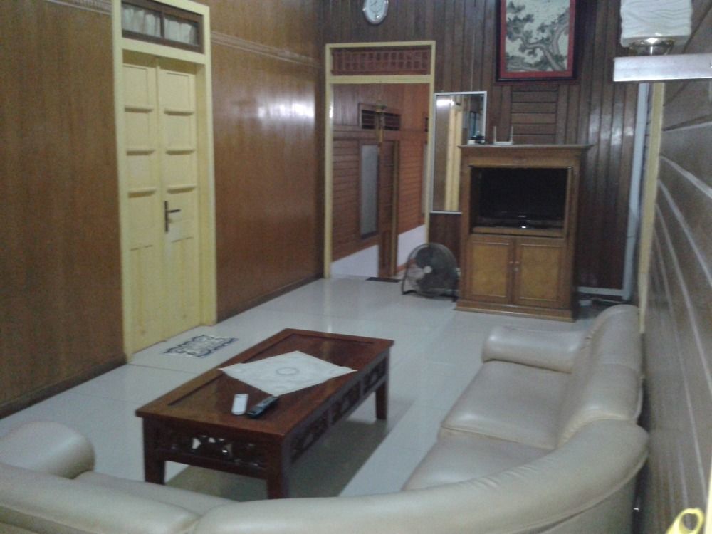 Wisma Mutiara Padang  Exterior photo